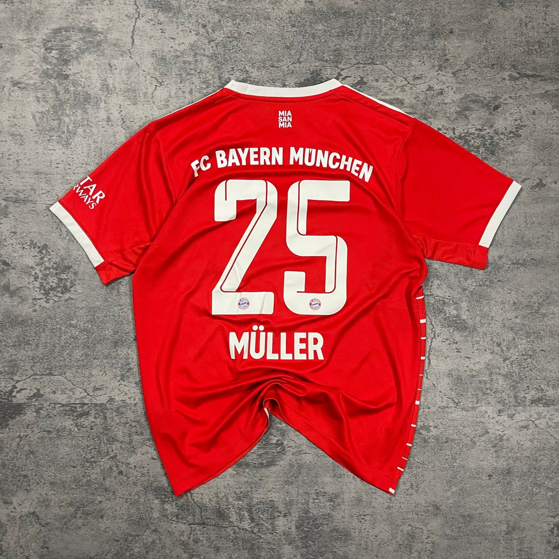 Adidas FC Bayern München Müller Trikot (L) - Roogsvintage