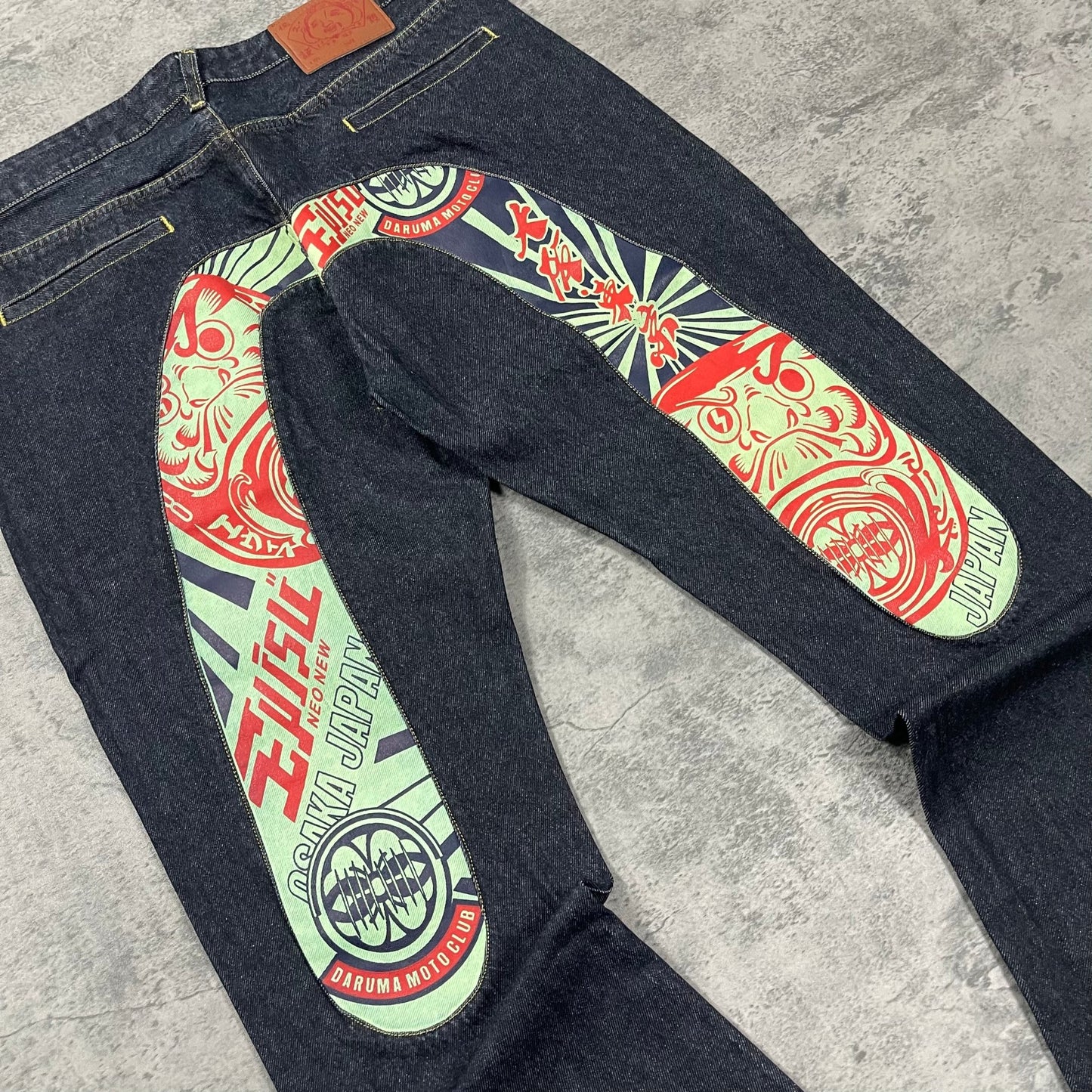 Evisu Daicock Embroidered Jeans (L) - Roogsvintage