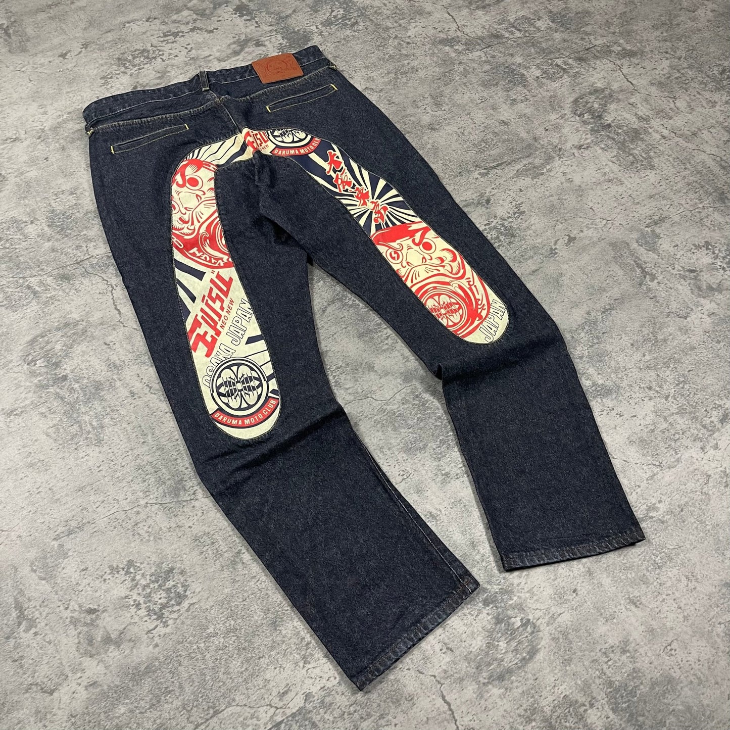 Evisu Daicock Embroidered Jeans (L) - Roogsvintage