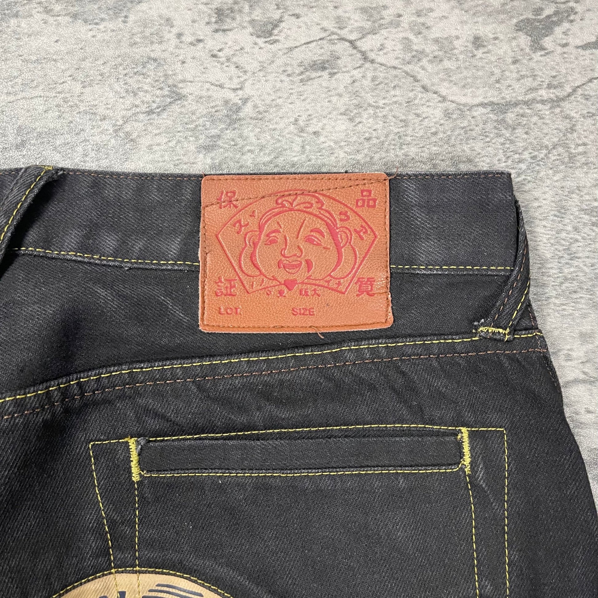 Evisu Daicock Embroidered Jeans (M) - Roogsvintage