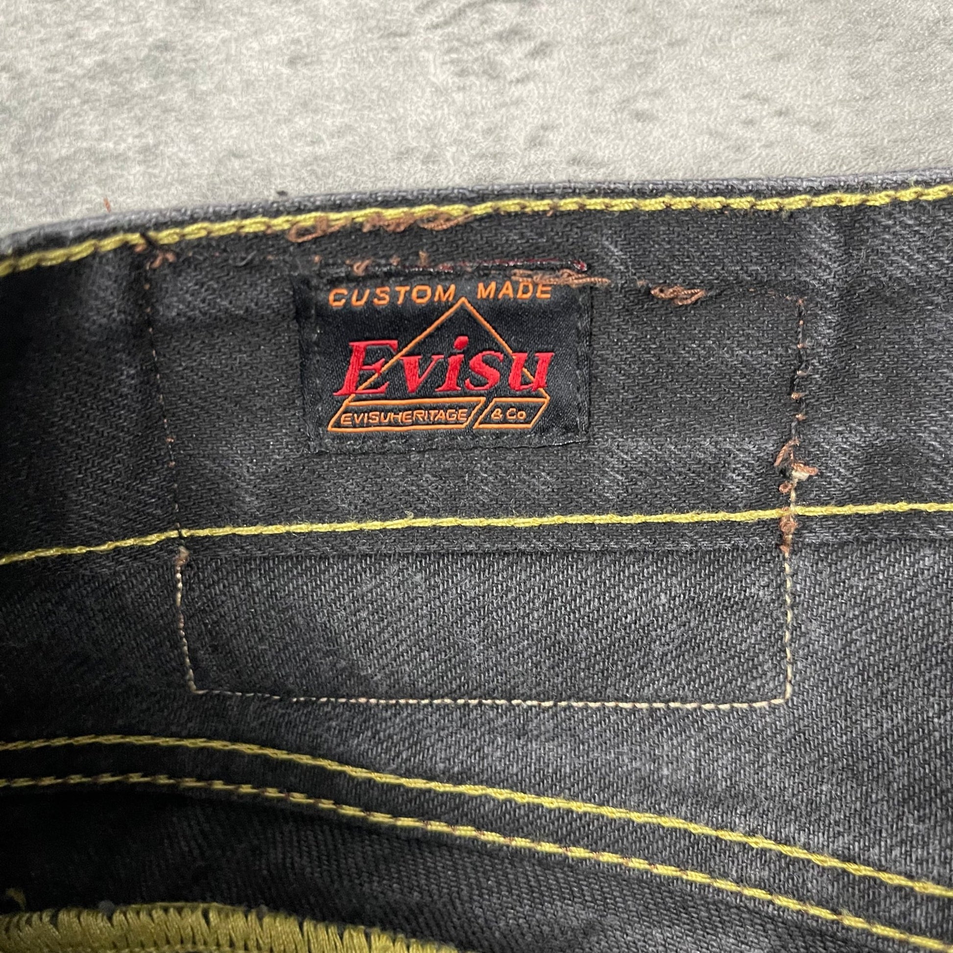 Evisu Daicock Embroidered Jeans (M) - Roogsvintage