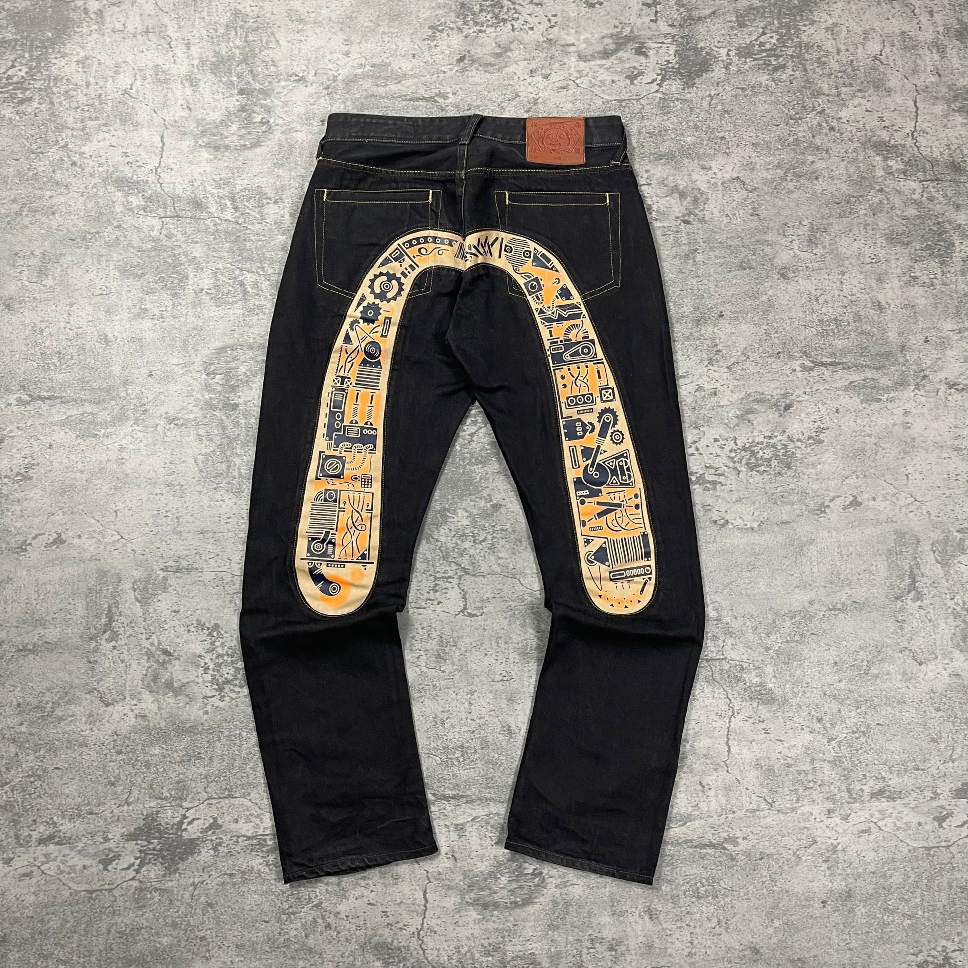 Evisu Daicock Embroidered Jeans (M) - Roogsvintage