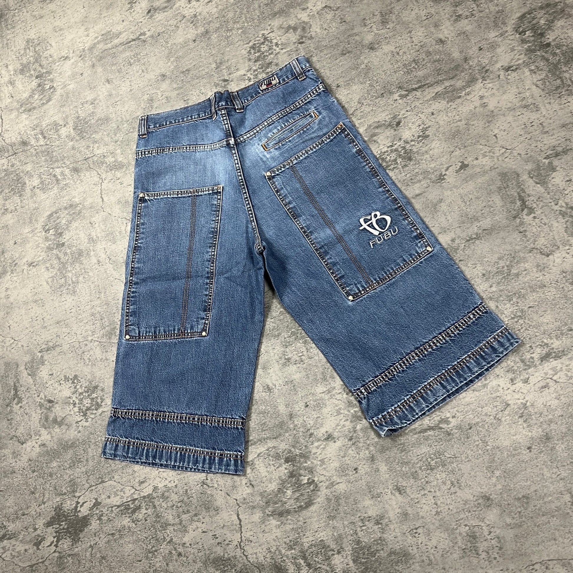 Vintage FUBU 3/4 Jeans (M) - Roogsvintage