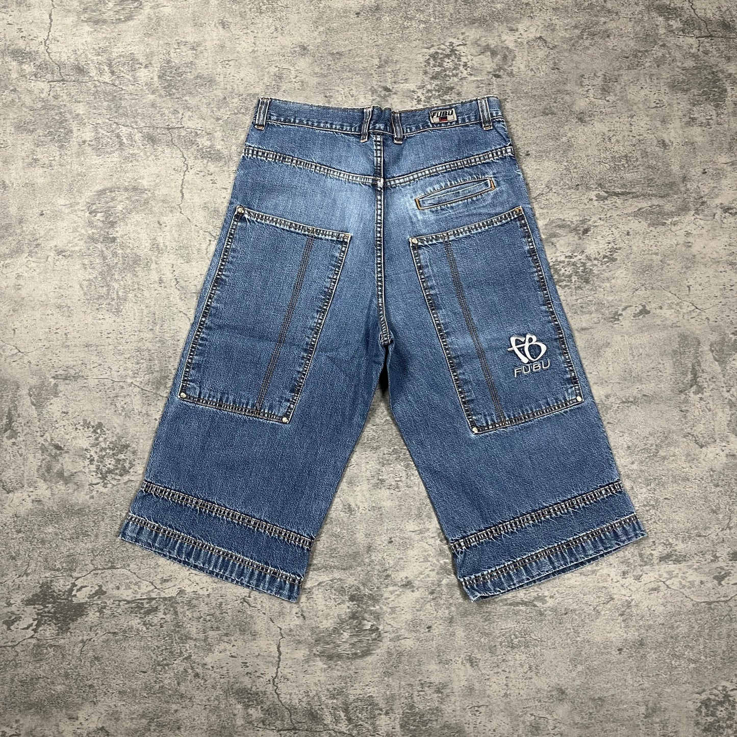 Vintage FUBU 3/4 Jeans (M) - Roogsvintage