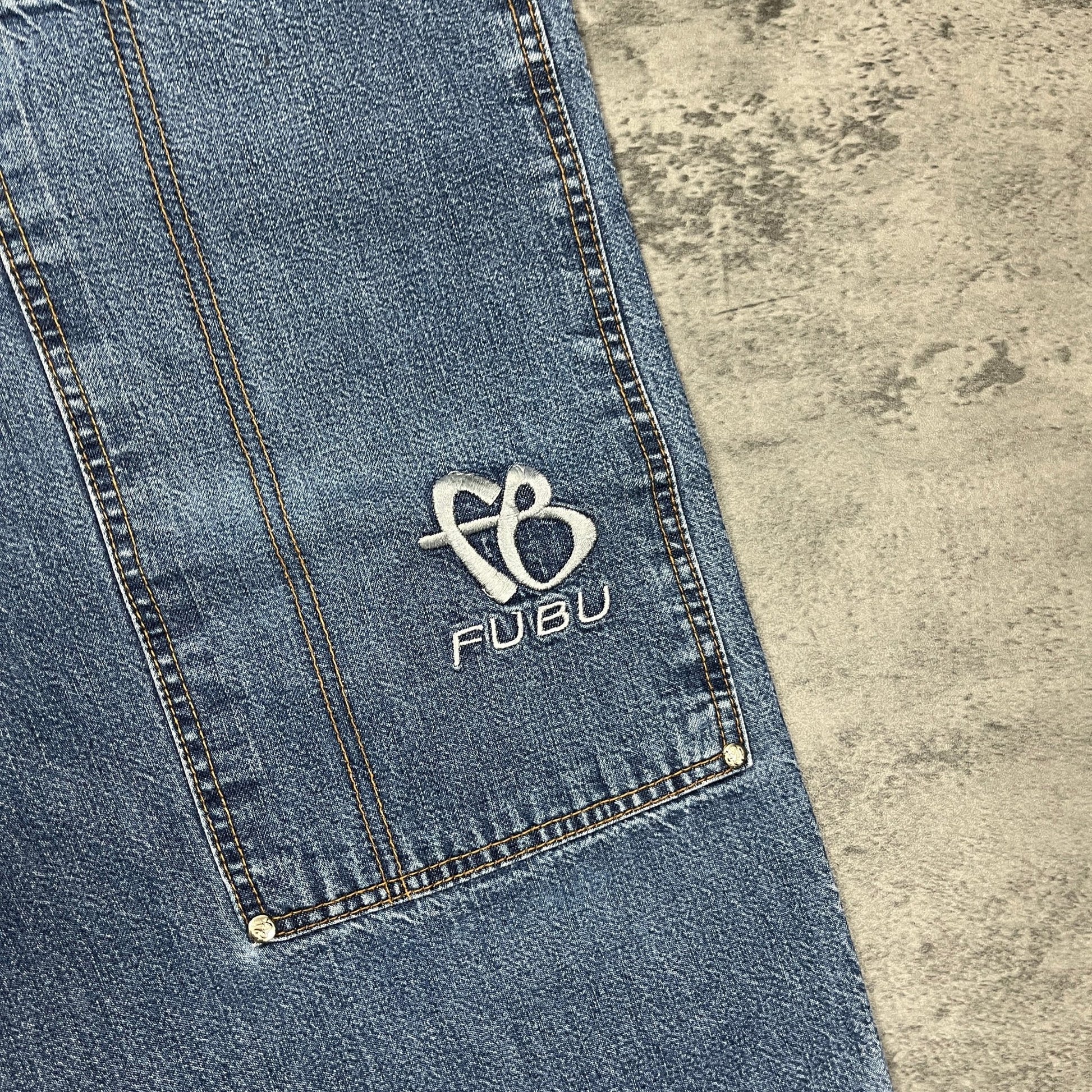 Vintage FUBU 3/4 Jeans (M) - Roogsvintage