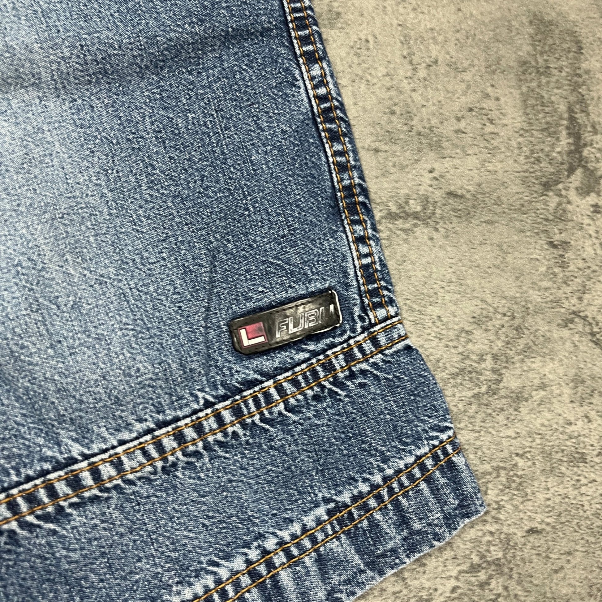 Vintage FUBU 3/4 Jeans (M) - Roogsvintage