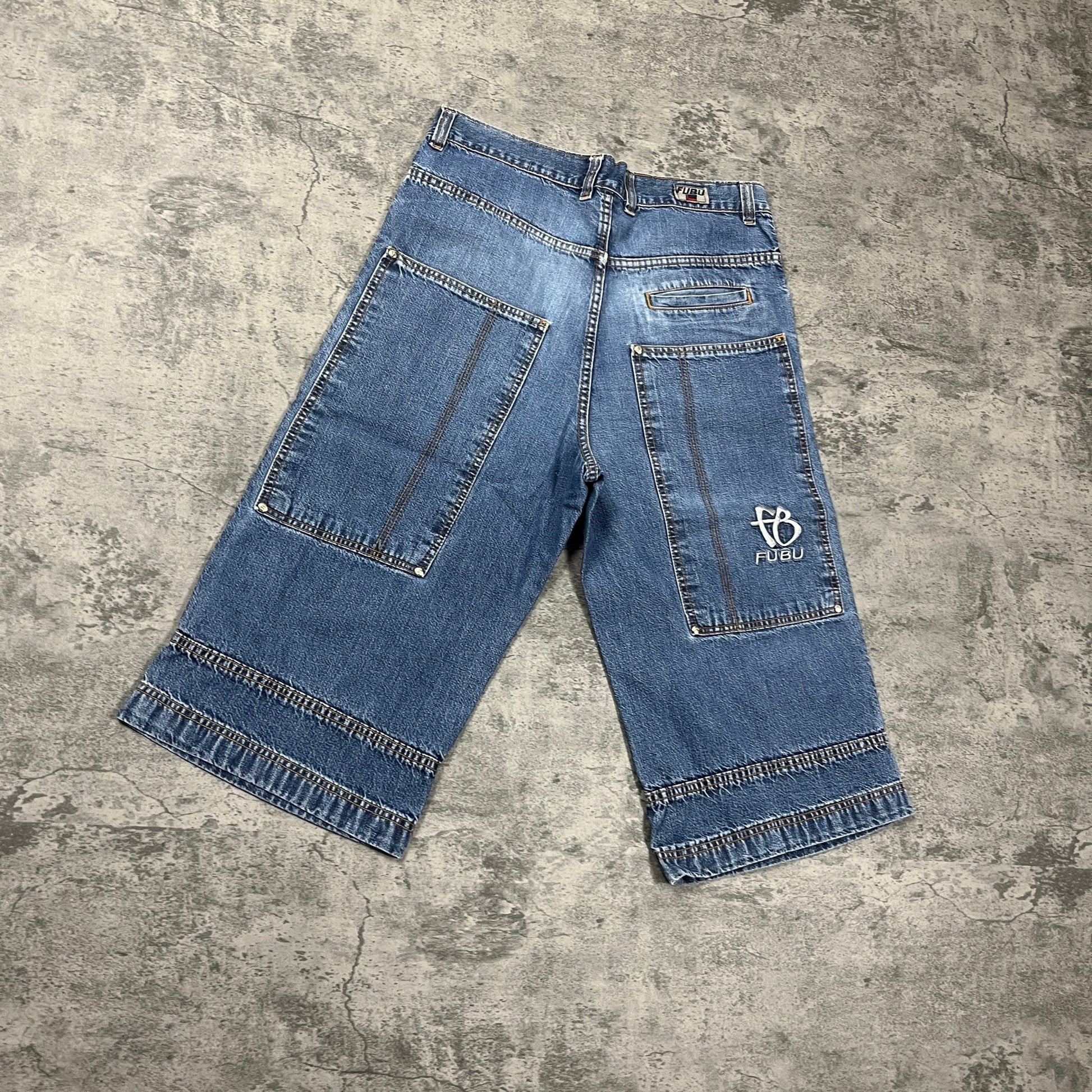 Vintage FUBU 3/4 Jeans (M) - Roogsvintage