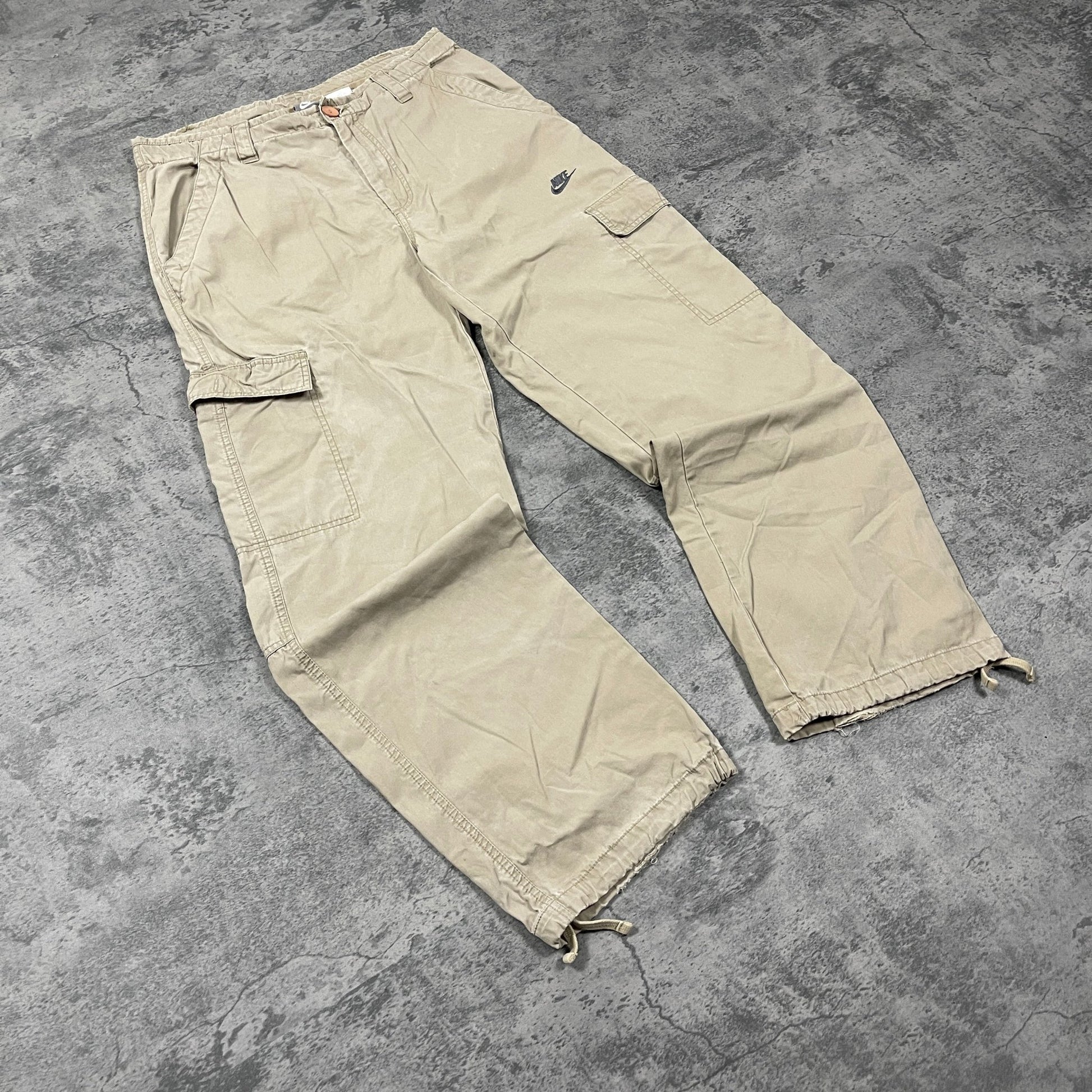 Vintage Nike Cargo Pants 00s (M) - Roogsvintage