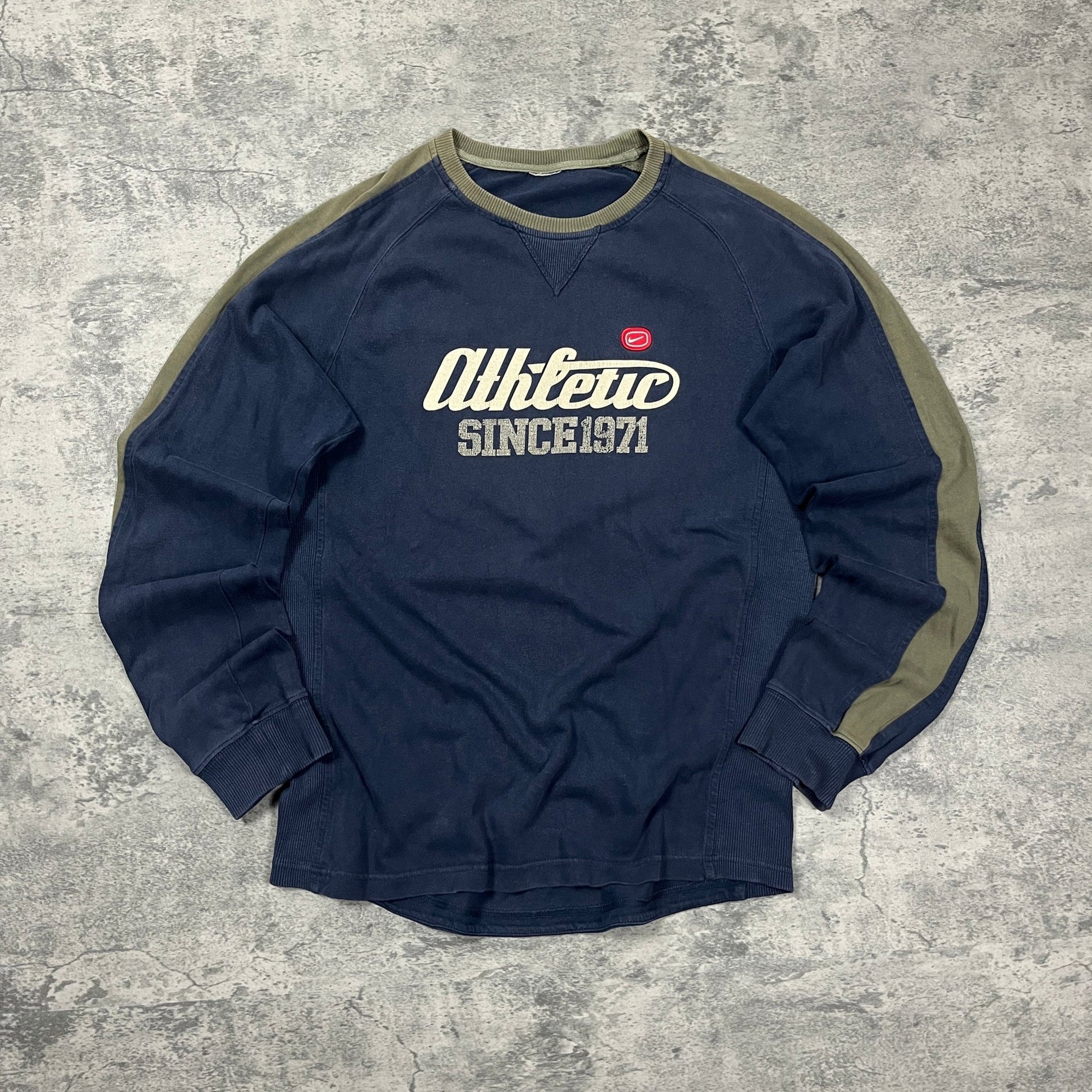 Vintage Nike Sweater 00s (L) - Roogsvintage