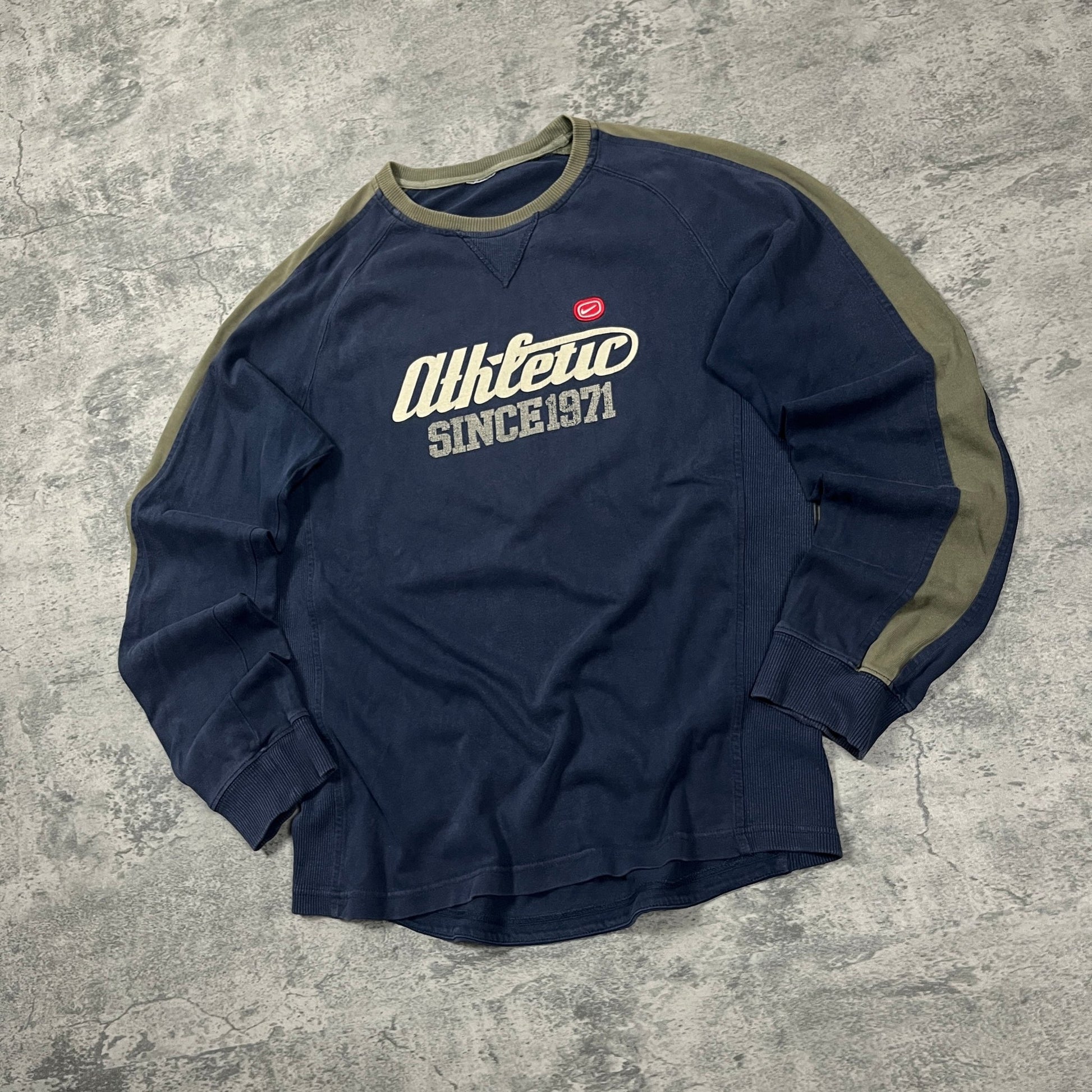 Vintage Nike Sweater 00s (L) - Roogsvintage