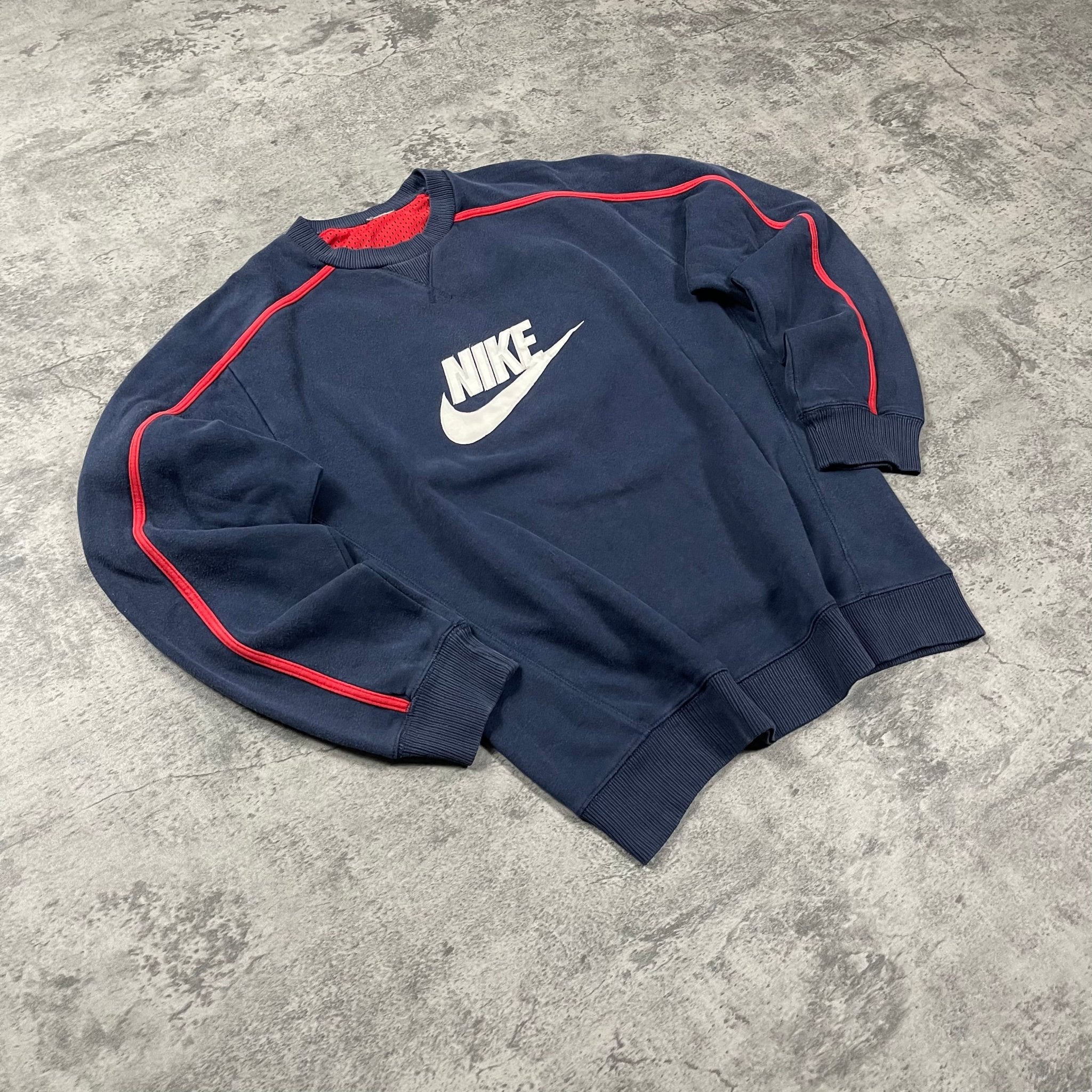 Vintage Nike Sweater 00s M Roogsvintage