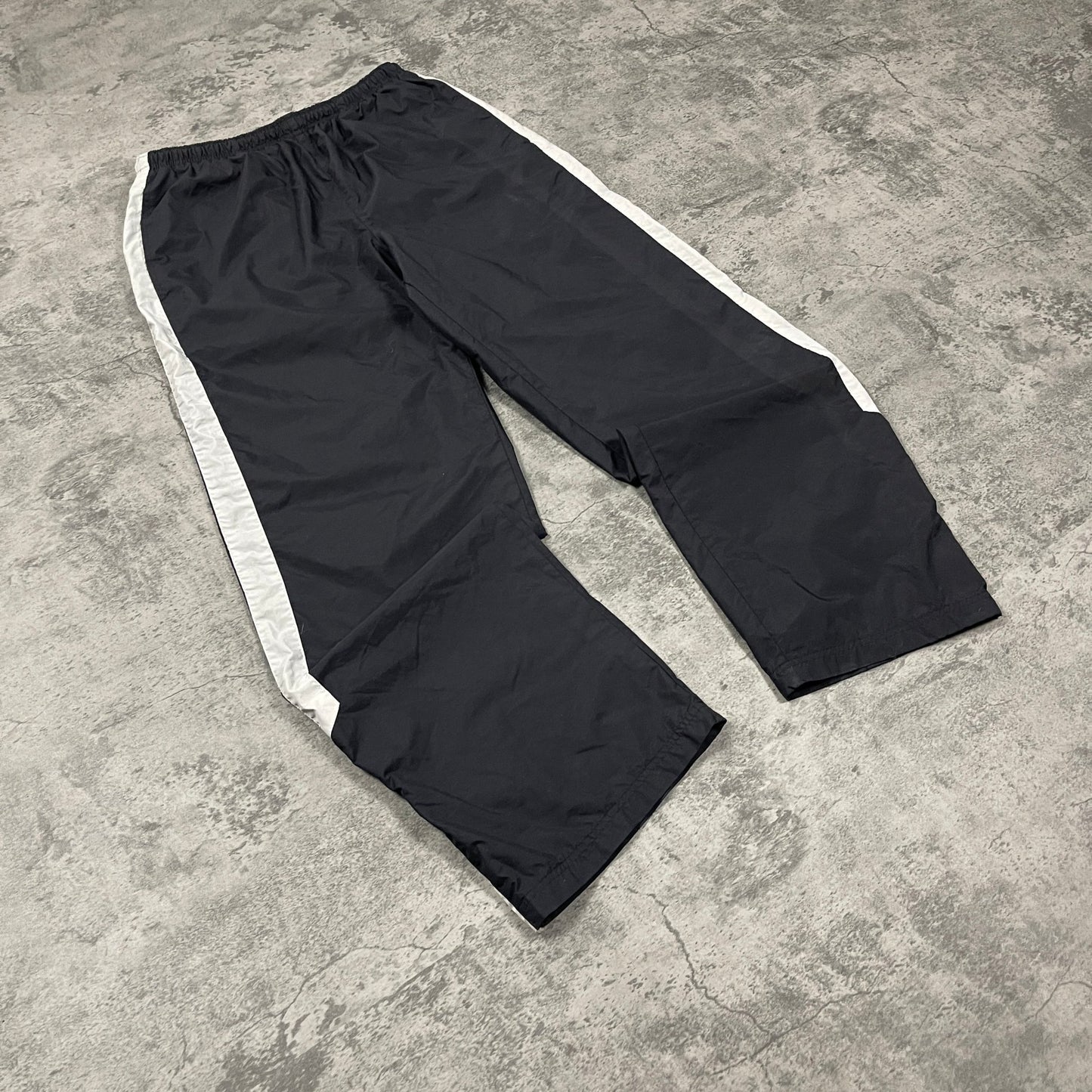 Vintage Nike Trackpants 00s (L) - Roogsvintage