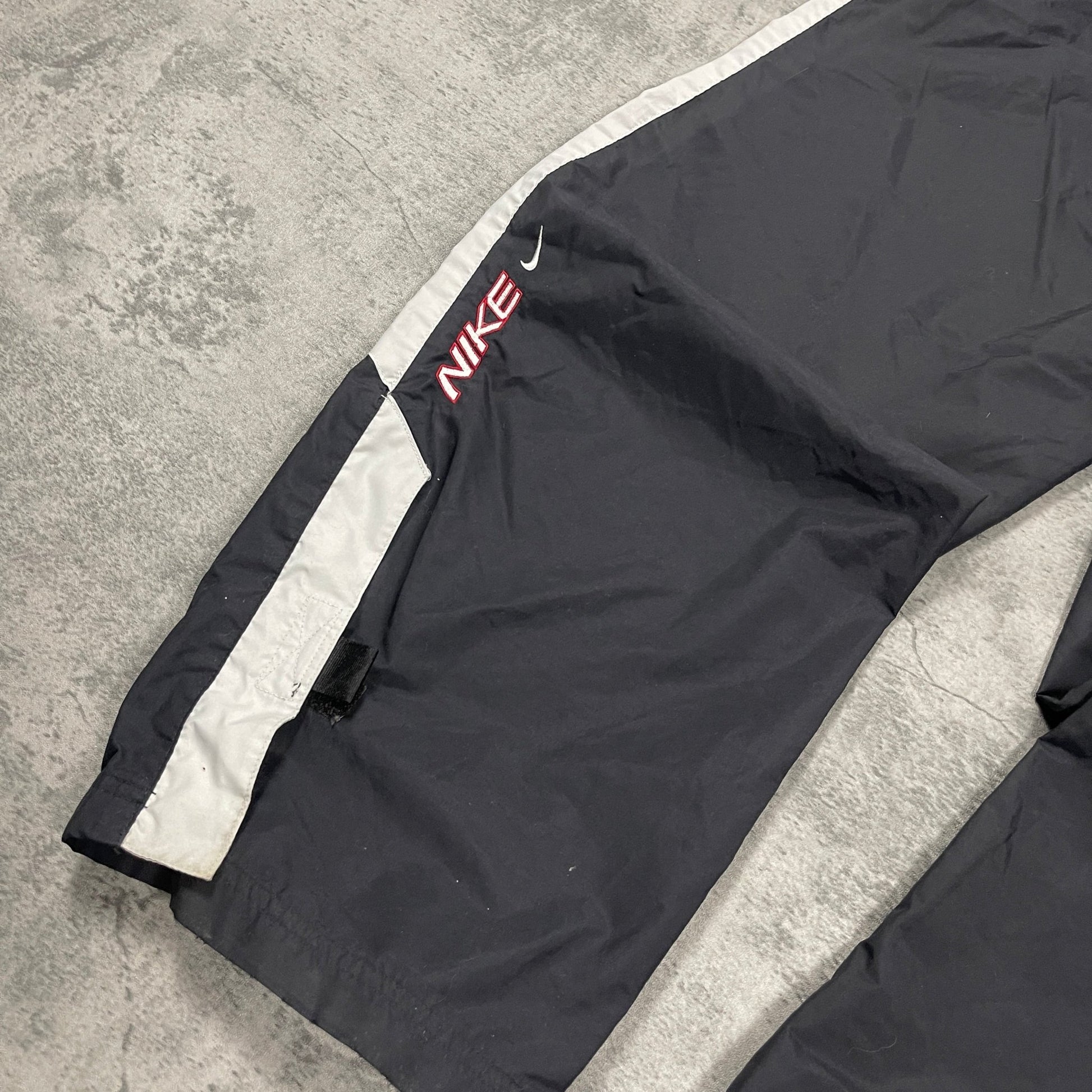 Vintage Nike Trackpants 00s (L) - Roogsvintage