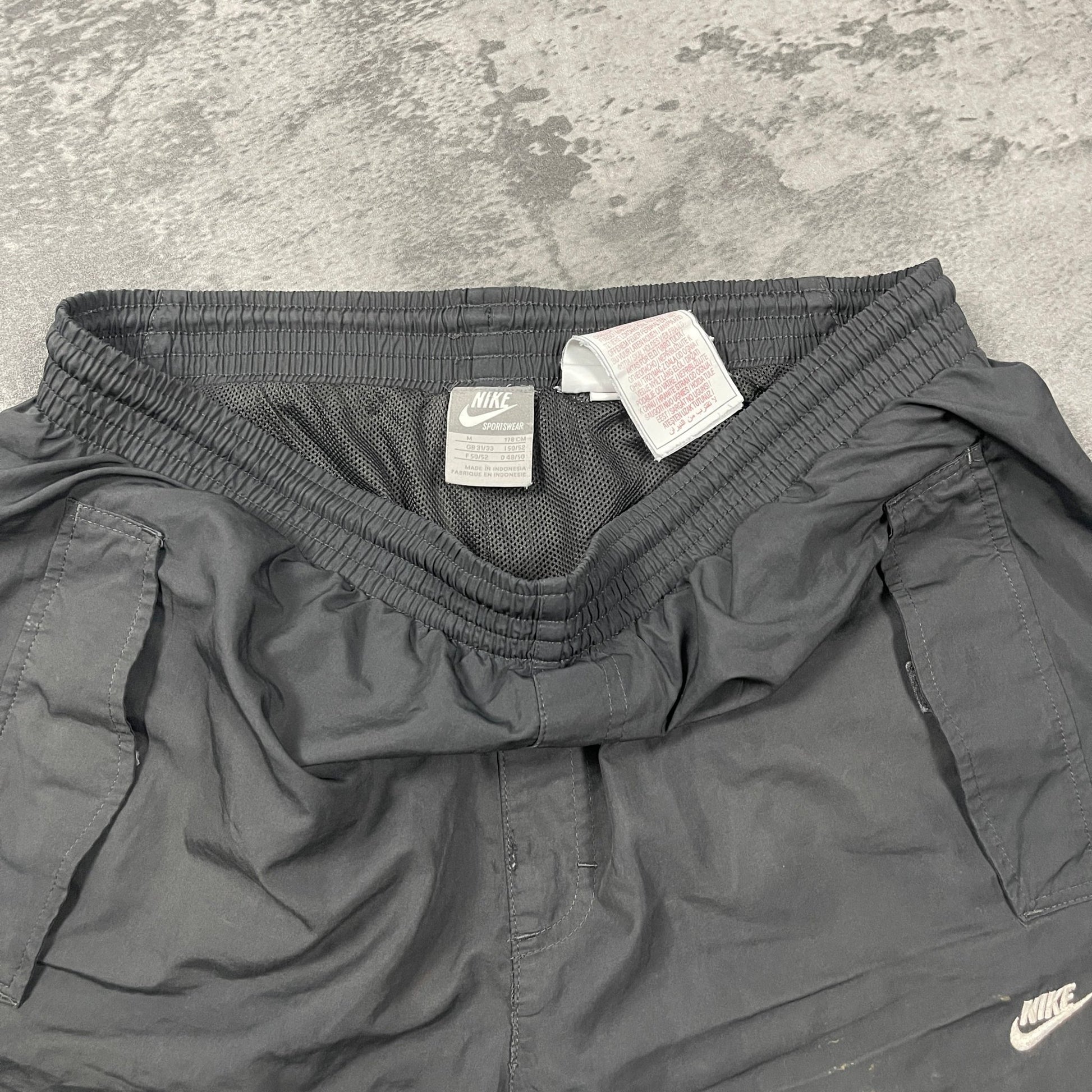 Vintage Nike Trackpants 00s (M) - Roogsvintage