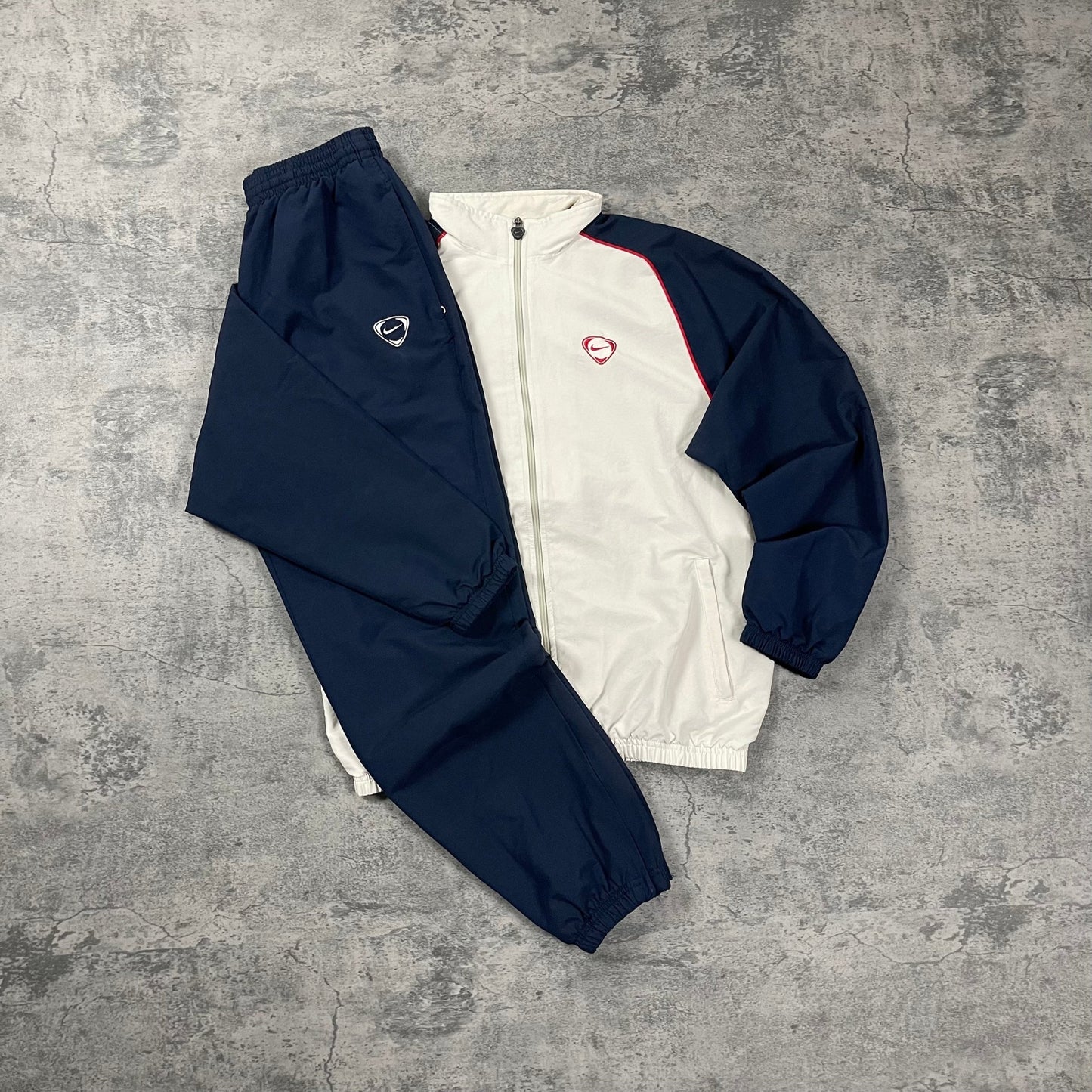 Vintage Nike Tracksuit (M) - Roogsvintage